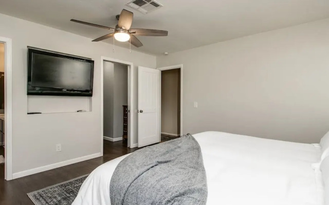 Scottsdale Kierland 3 Bdrm With Sparkling Pool!