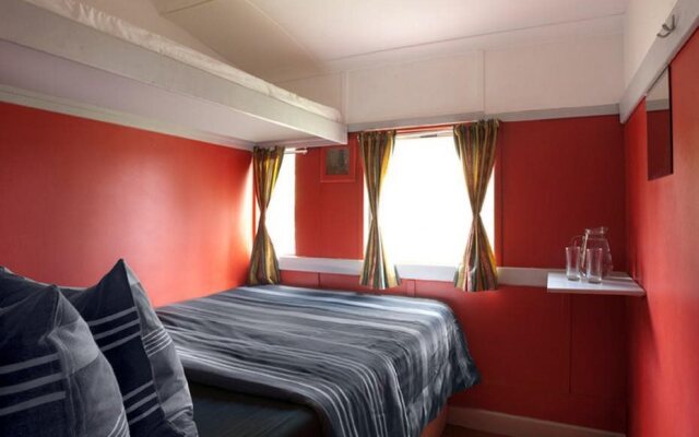 Train Lodge
