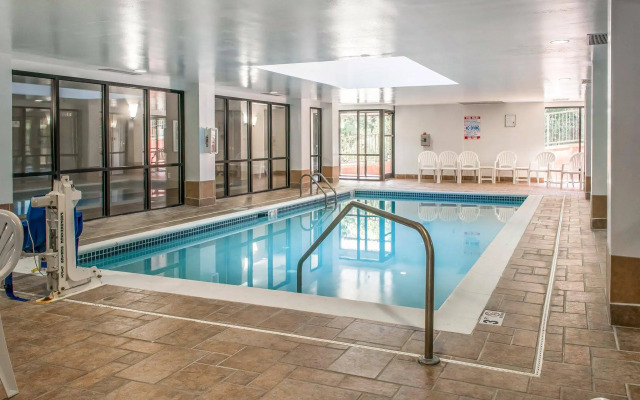 Comfort Suites Near Potomac Mills