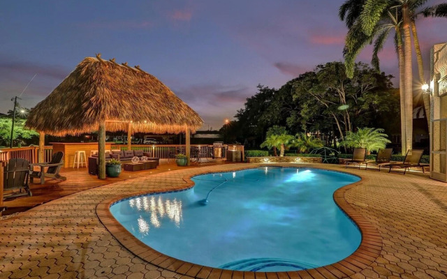 Casa Mila 7BR with Private Heated POOL