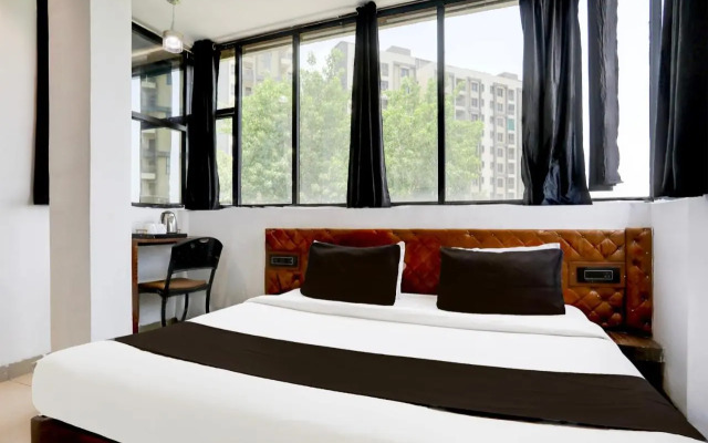 OYO 16952 Easy Stay