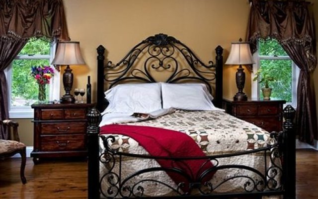 White Oak Manor Bed & Breakfast