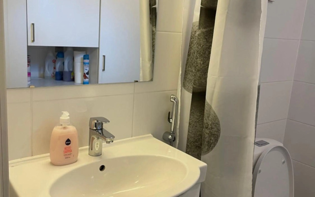 Дом у спа-центра и озера