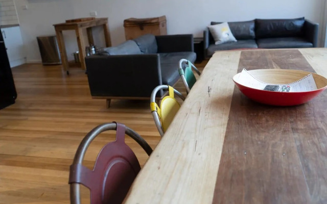 Stylish Modern 3 Bedroom Home in Heart of Melbourne CBD