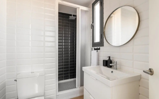 Sagrada Familia Apartment By Olala Homes