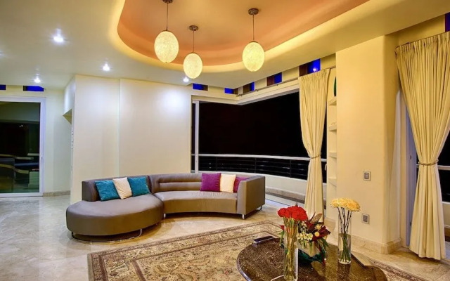 Luxury Suite With Waterfall, Ocean and Swimming Pool View