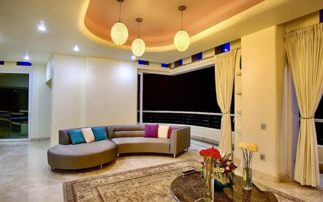Luxury Suite With Waterfall, Ocean and Swimming Pool View
