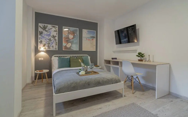 Central 4BR Flat - 2 Units Combined with Balconies, Near Cismigiu, 2 Kitchens & 2 Baths