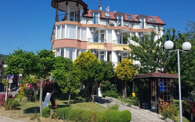Sunny Island Obzor