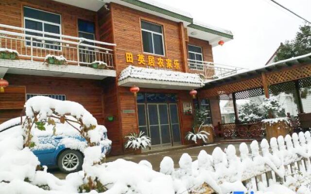 Tianyingju Farmhouse