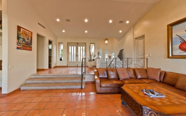 Spacious with Convenient Cabo Location, Villa Ballena