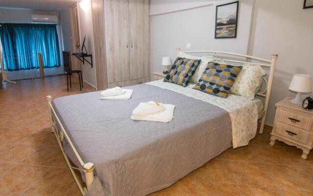 Loft renovated flat 5' from the old town Corfu