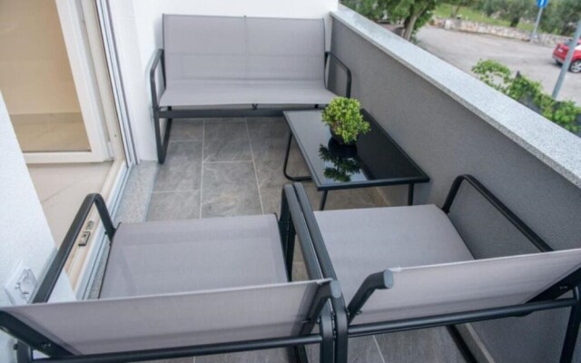 Marin - 200m to the sea - A1