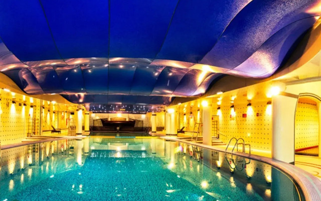 Pardisan Hotel
