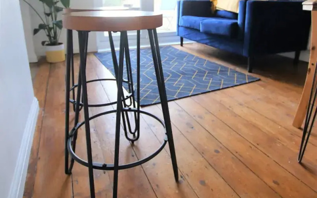 Contemporary Home in Friendly Easton - Free Parking