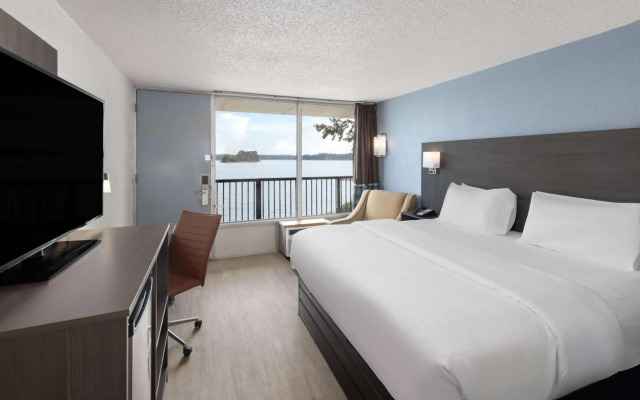 Super 8 by Wyndham Riverside AL