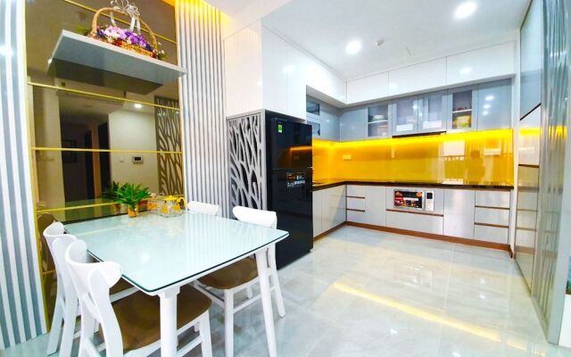 Gold Bee Apartment - Saigon Royal