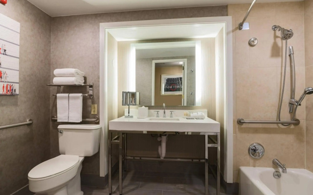 Renaissance Chicago Downtown Hotel