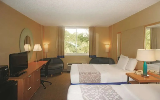 La Quinta Inn And Suites Naples Downtown