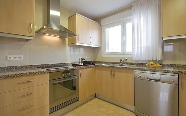 Villa - 6 Bedrooms with Pool and WiFi - 105005