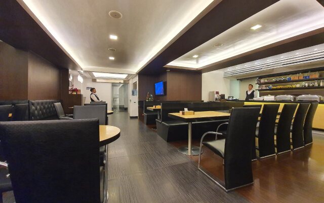 Clover Hotel City Center