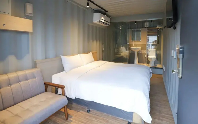 Dash Forwaves Hotel