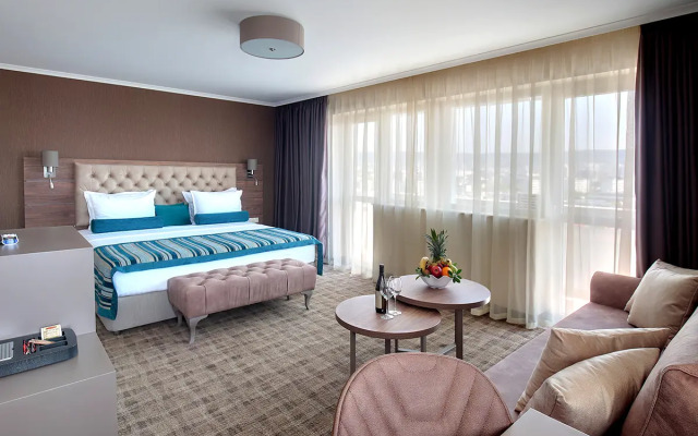 Hotel Cherno More