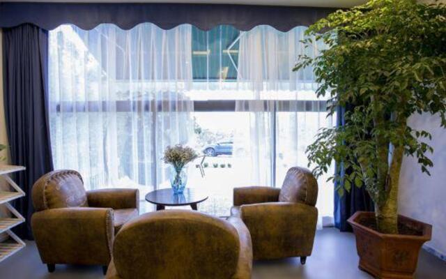 Ershixiong Inn (Zhuhai Chimelong Tourist Resort Store)