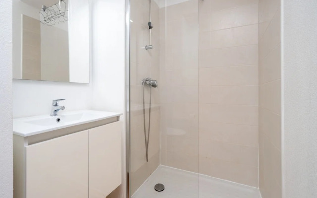 Seaside Stay for Two Guests