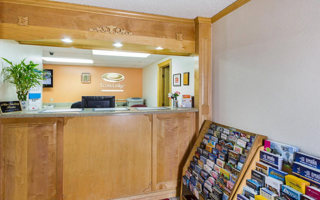 Econo Lodge West Dodge Omaha