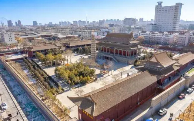 Jiujian Tang Hidden Lodge (Wuwei Pedestrian Street Confucian Temple Scenic Area Branch)