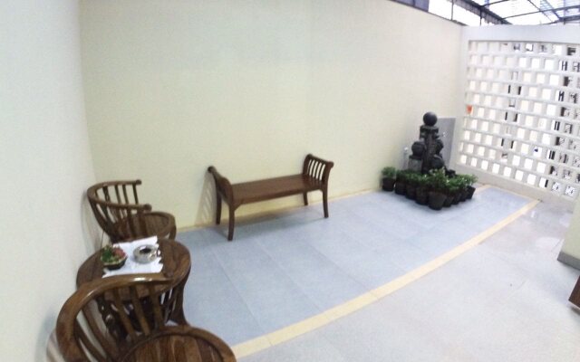 Padma Laguna Guest House