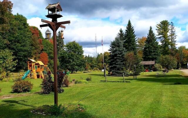 Dwight Riverside Inn