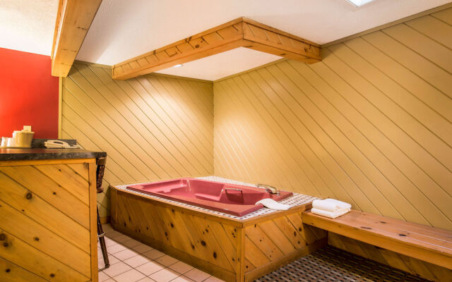 Econo Lodge Inn & Suites Lincoln