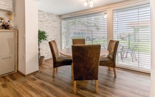 Awesome Home in Izola With Sauna, Wifi and 3 Bedrooms