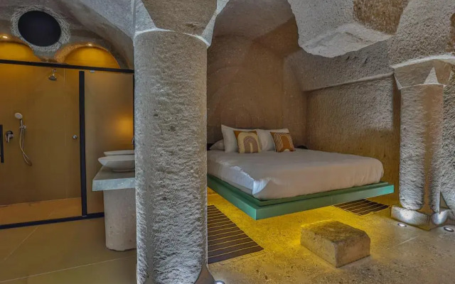 Eka Cave Maison
