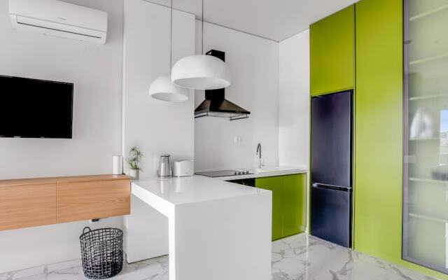 Sanders Old Port - Adorable 1-bdr. Apt. w/ Balcony