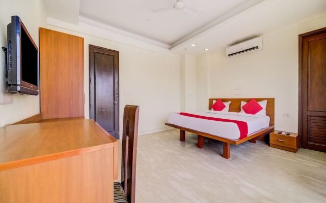 OYO 9553 Hotel Kings Plaza