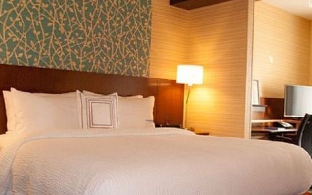 Fairfield Inn and Suites-Canton South