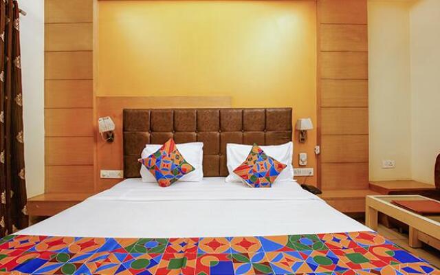Fab Hotel The Oasis