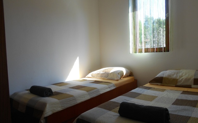 Cosy Apartment "elena" Near Center