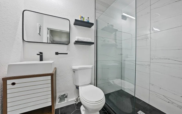 Las Olas Guest House