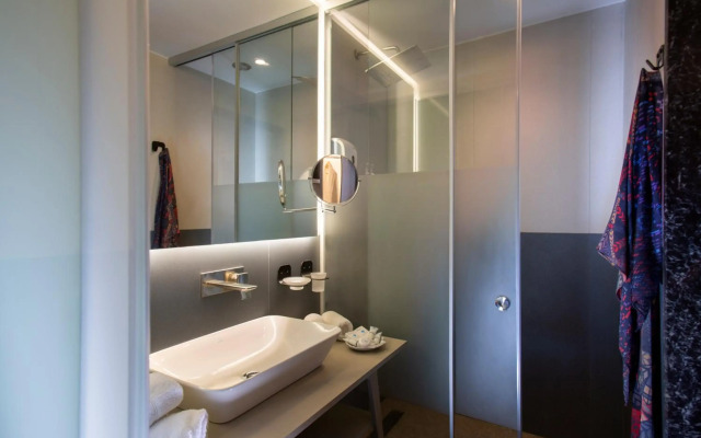 Pearl SeaBreeze Suites