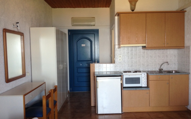 Metaxatos Apartments