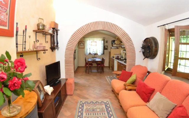 Scenic Holiday Home in Pescaglia With Swimming Pool