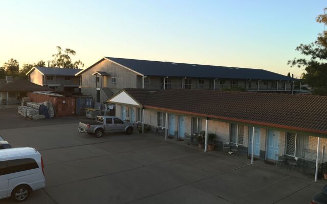 The Phoenix Artesian Spa Resort and Accommodation