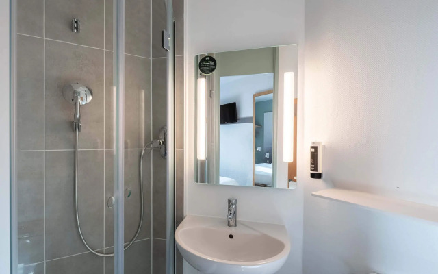 B&B HOTEL Lille Lezennes Stade Pierre Mauroy