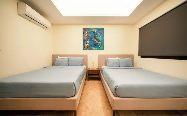 2 BR Condo Rooftop Gym & Pool - Veronica