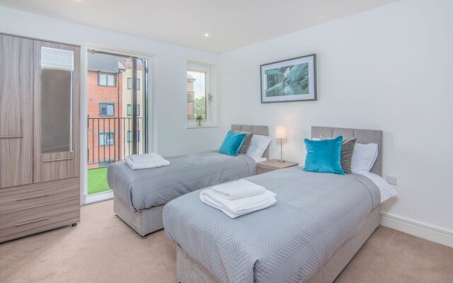 Executive Stansted Airport Apartment