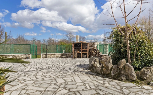 Secluded Holiday Home in Sepino With Balcony